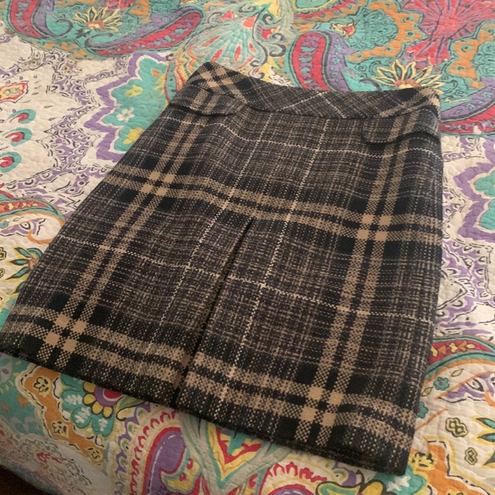 Ann Taylor, size 2P, plaid pencil skirt